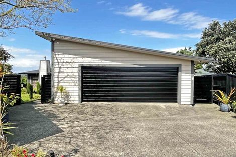 Photo of property in 28 Johnstone Drive, Fitzherbert, Palmerston North, 4410
