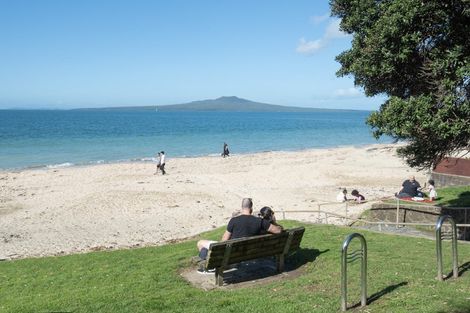 Photo of property in 2/19a Sanders Avenue, Takapuna, Auckland, 0622