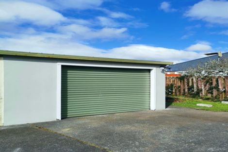 Photo of property in 2/39 Rathgar Road, Henderson, Auckland, 0610