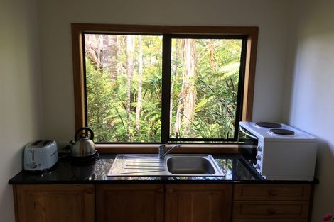 Photo of property in 3 Armour Road, Parau, Auckland, 0604