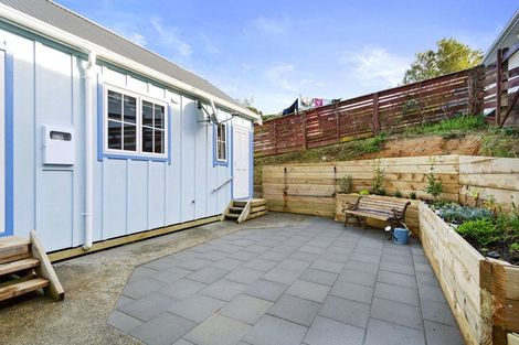 Photo of property in 74 Kiwi Crescent, Tawa, Wellington, 5028