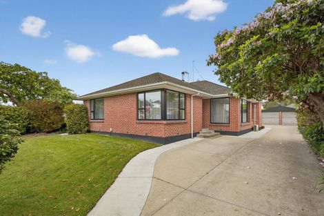 Photo of property in 15 Oakfield Street, Burnside, Christchurch, 8053