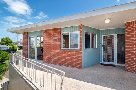 Photo of property in 134 Exmouth Road, Northcote, Auckland, 0627