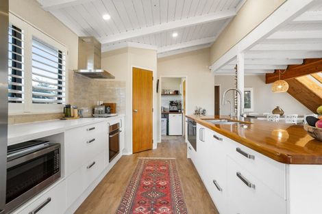 Photo of property in 202 Beverley Terrace, Whangamata, 3620