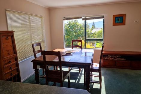 Photo of property in 8 Trig Hill Terrace, Waikanae Beach, Waikanae, 5036