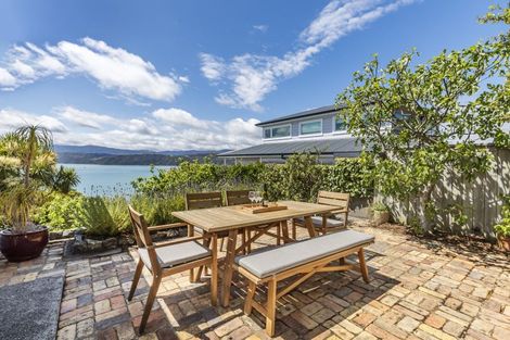 Photo of property in 66 Seatoun Heights Road, Seatoun, Wellington, 6022
