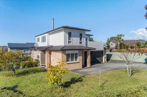 Photo of property in 69 Buscomb Avenue, Henderson, Auckland, 0610