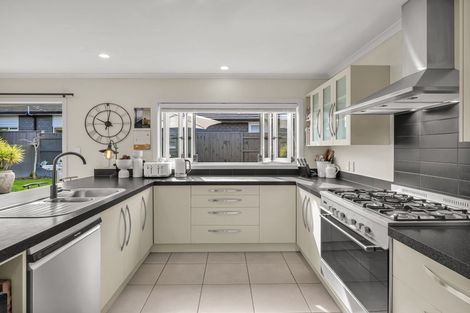 Photo of property in 9 Majestic Way, Kelvin Grove, Palmerston North, 4414