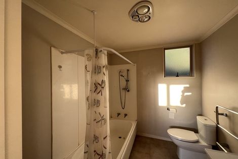 Photo of property in 2/50 Bond Crescent, Forrest Hill, Auckland, 0620