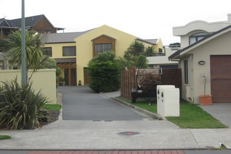 Photo of property in 17 Avion Terrace, Raumati Beach, Paraparaumu, 5032