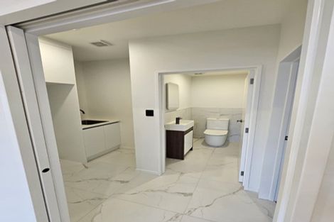 Photo of property in 2 Embling Place, Eastern Beach, Auckland, 2012