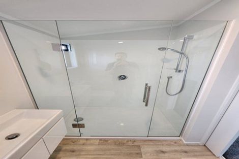 Photo of property in 25 Caspian Close, New Lynn, Auckland, 0600