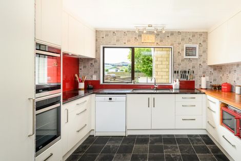 Photo of property in 28 Wills Crescent, Ashhurst, 4810