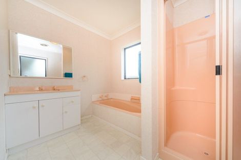 Photo of property in 112 John F Kennedy Drive, Milson, Palmerston North, 4414