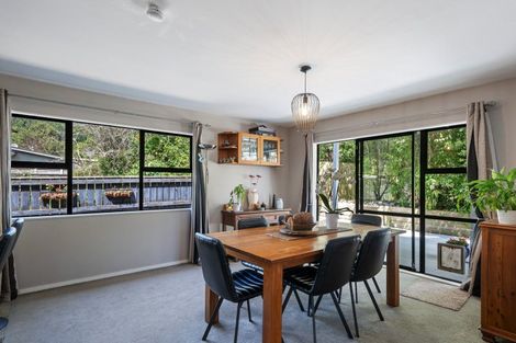 Photo of property in 70 Pinehaven Road, Pinehaven, Upper Hutt, 5019