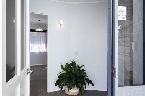 Photo of property in 14 Sandel Rise, Merrilands, New Plymouth, 4312