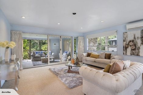 Photo of property in 27a Clairville Crescent, Wai O Taiki Bay, Auckland, 1072