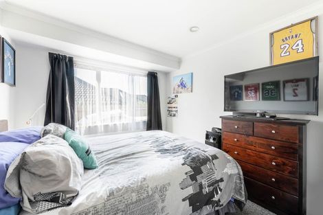 Photo of property in 6 John Brooke Crescent, East Tamaki Heights, Auckland, 2016