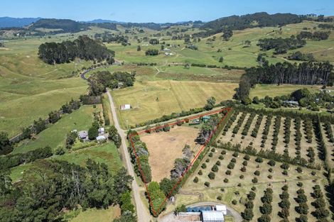 Photo of property in 33 Orua Lane, Hot Water Beach, Whitianga, 3591