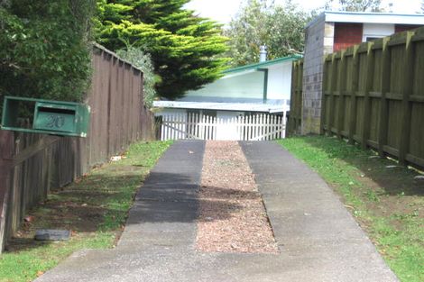 Photo of property in 20 Karo Place, Glendene, Auckland, 0602
