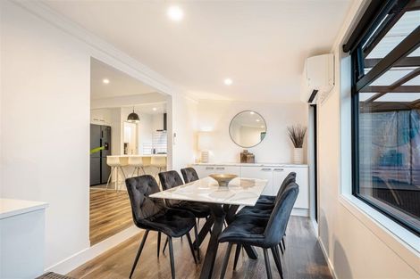 Photo of property in 6 Tawari Road, Henderson Valley, Auckland, 0612