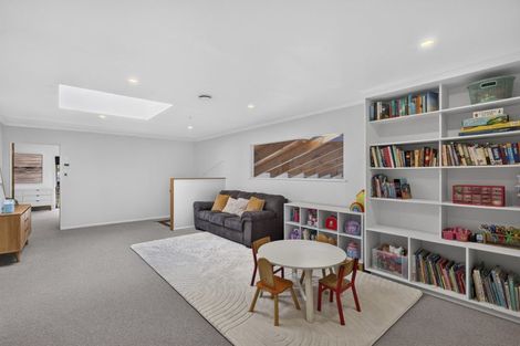 Photo of property in 1a Lismore Street, Strandon, New Plymouth, 4312