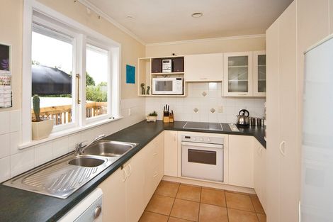 Photo of property in 6 Grainger Road, Te Atatu South, Auckland, 0610