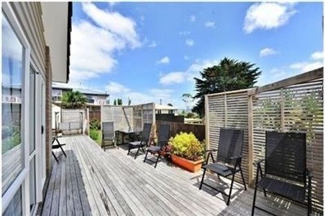 Photo of property in 79a Awaroa Road, Sunnyvale, Auckland, 0612