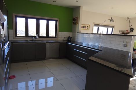 Photo of property in 10 Walnut Grove, Alexandra, 9320