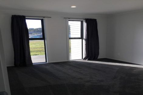 Photo of property in 5a Breakwater Way, Whitby, Porirua, 5024