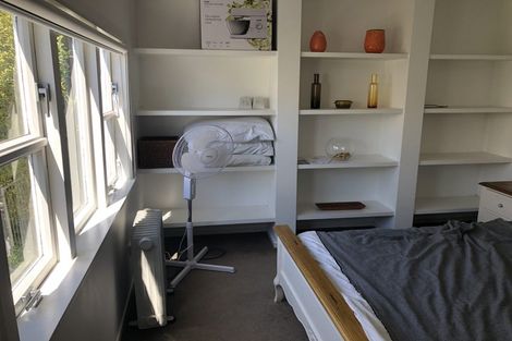 Photo of property in 35 North Terrace, Kelburn, Wellington, 6012