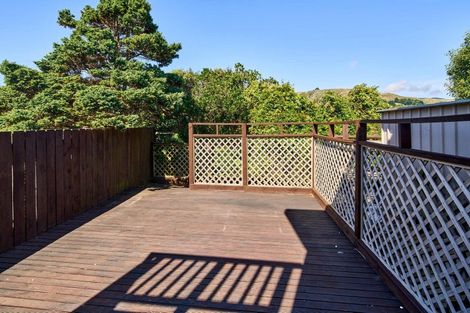Photo of property in 17 Rembrandt Avenue, Tawa, Wellington, 5028