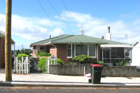 Photo of property in 63 Taunton Terrace, Blockhouse Bay, Auckland, 0600