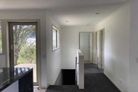 Photo of property in 4 Miles Crescent, Newlands, Wellington, 6037