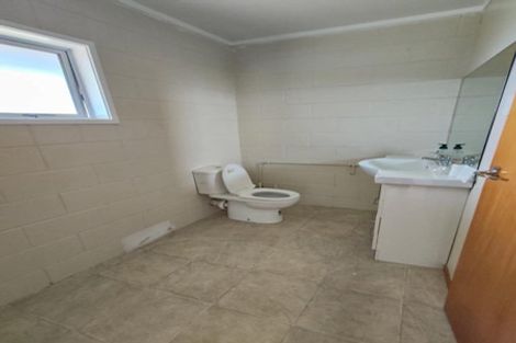 Photo of property in 14 Chelsea View Drive, Chatswood, Auckland, 0626