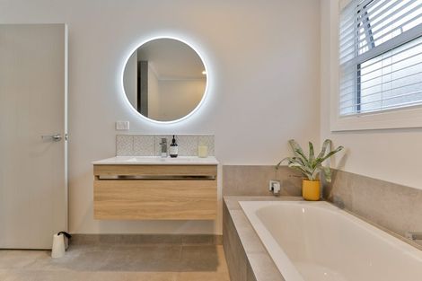 Photo of property in 6 Sellars Road, Bombay, 2675