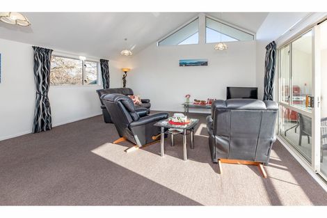 Photo of property in 3/50 Division Street, Riccarton, Christchurch, 8041