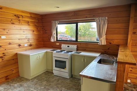 Photo of property in 1 Worthington Place, West Harbour, Auckland, 0618