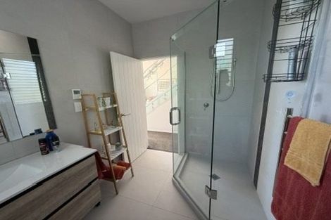 Photo of property in 905e East Coast Road, Northcross, Auckland, 0632