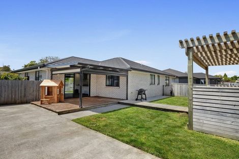 Photo of property in 15 Dreaver Drive, Waitara, 4320