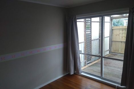 Photo of property in 59 Chilcott Road, Henderson, Auckland, 0612