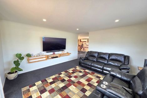 Photo of property in 35 Keene Drive, Bell Block, New Plymouth, 4312