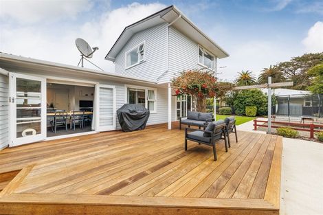 Photo of property in 11 Erin Street, Hokowhitu, Palmerston North, 4410