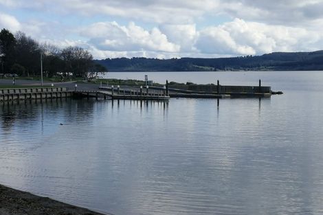 Photo of property in 2/7 Kathleen Place, Rainbow Point, Taupo, 3330