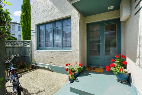 Photo of property in 53 Manor Place, Dunedin Central, Dunedin, 9016