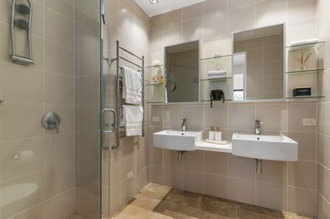 Photo of property in 1/7 The Promenade, Takapuna, Auckland, 0622