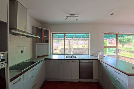 Photo of property in 55 Walworth Avenue, Pakuranga Heights, Auckland, 2010