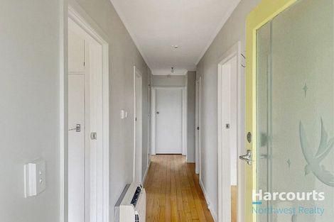 Photo of property in 11 Kamara Road, Glen Eden, Auckland, 0602