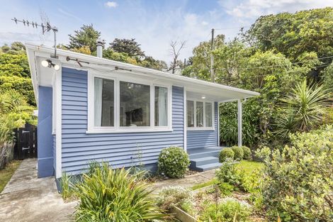 Photo of property in 65 Airlie Road, Plimmerton, Porirua, 5026