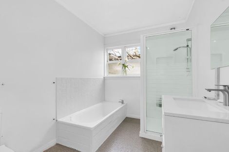 Photo of property in 8 St Michaels Avenue, Point Chevalier, Auckland, 1022